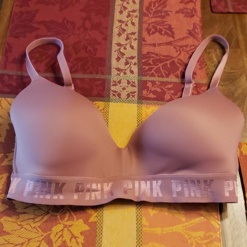 Victoria's Secret Wireless Lightly Lined Bra